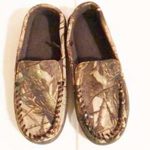 Slippers boys new size 13-1M fabric upper Realtree
